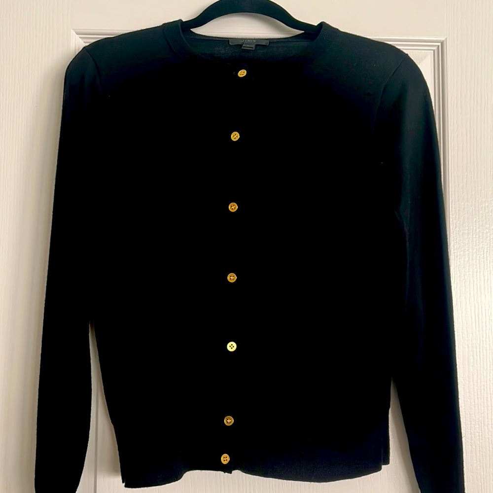 JCrew classic womens cardigan. Black size large, fits like a medium. EUC